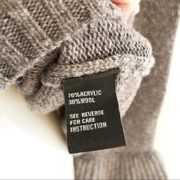 Cliche’ gray crewneck trumpet bell sleeve sweater - Picture 7 of 7